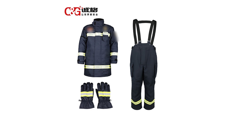 消防戰(zhàn)斗服穿戴方法、材質(zhì)及使用場景指南